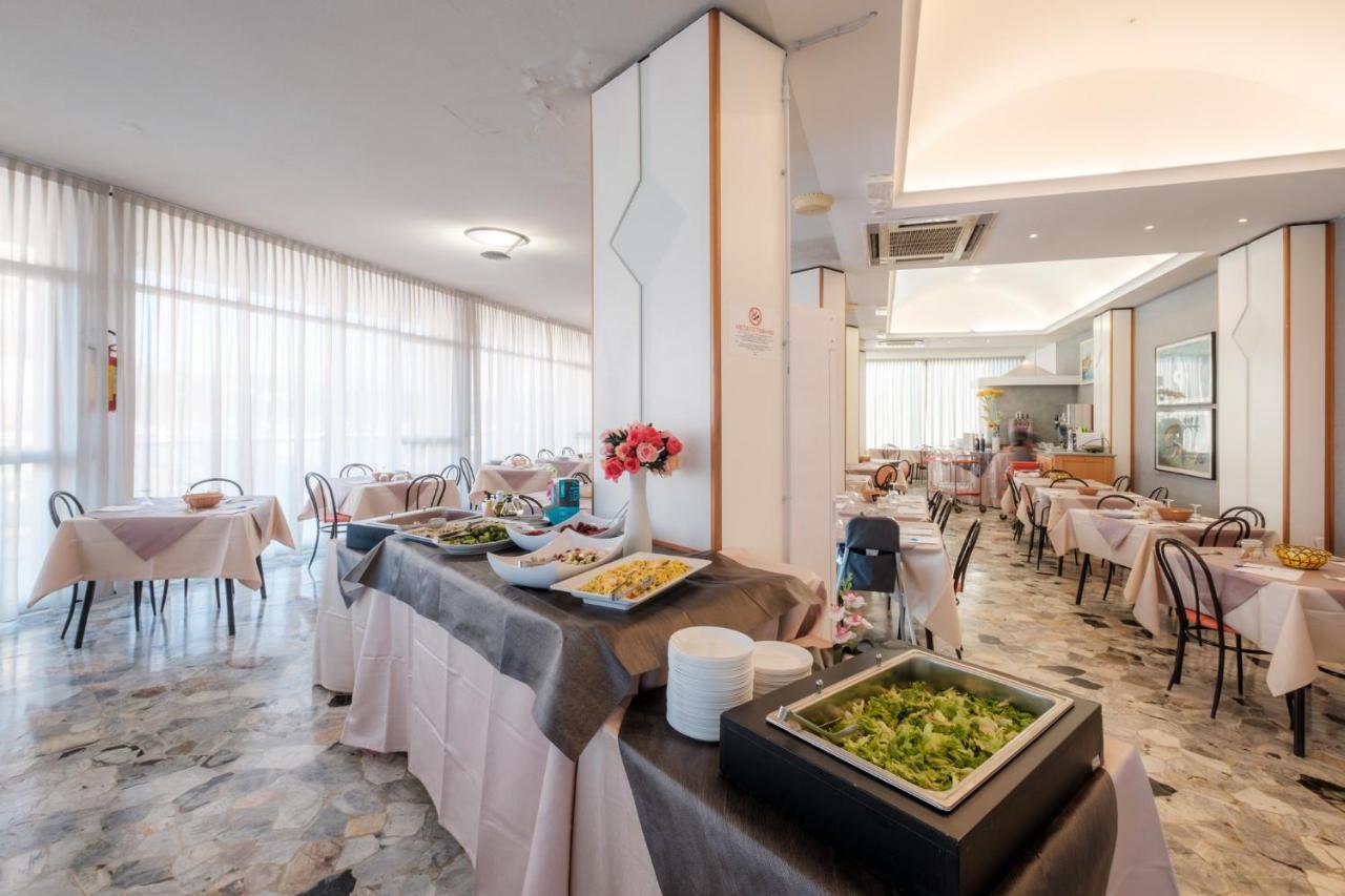 Hotel Crown Rimini Eksteriør billede