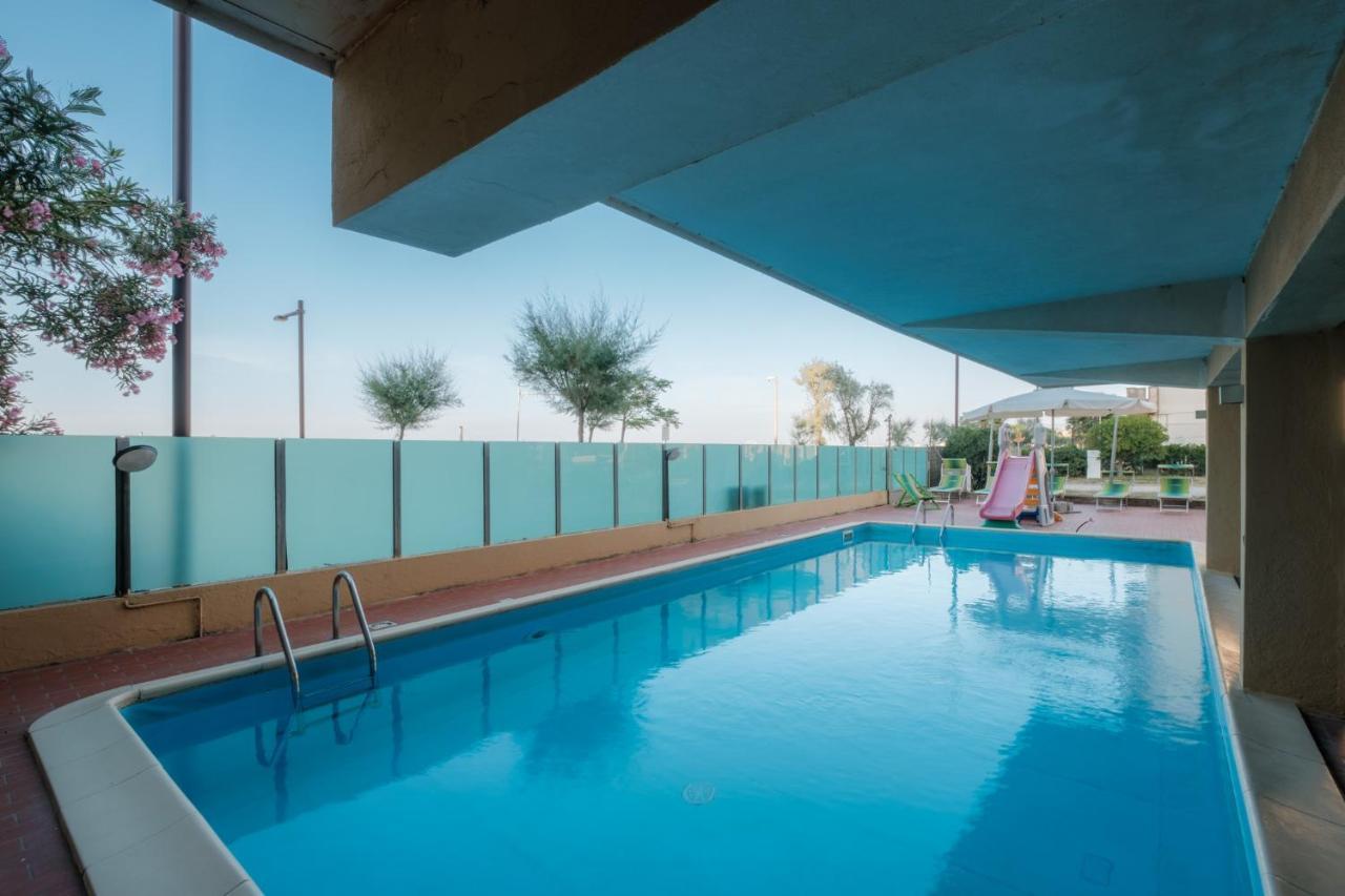 Hotel Crown Rimini Eksteriør billede