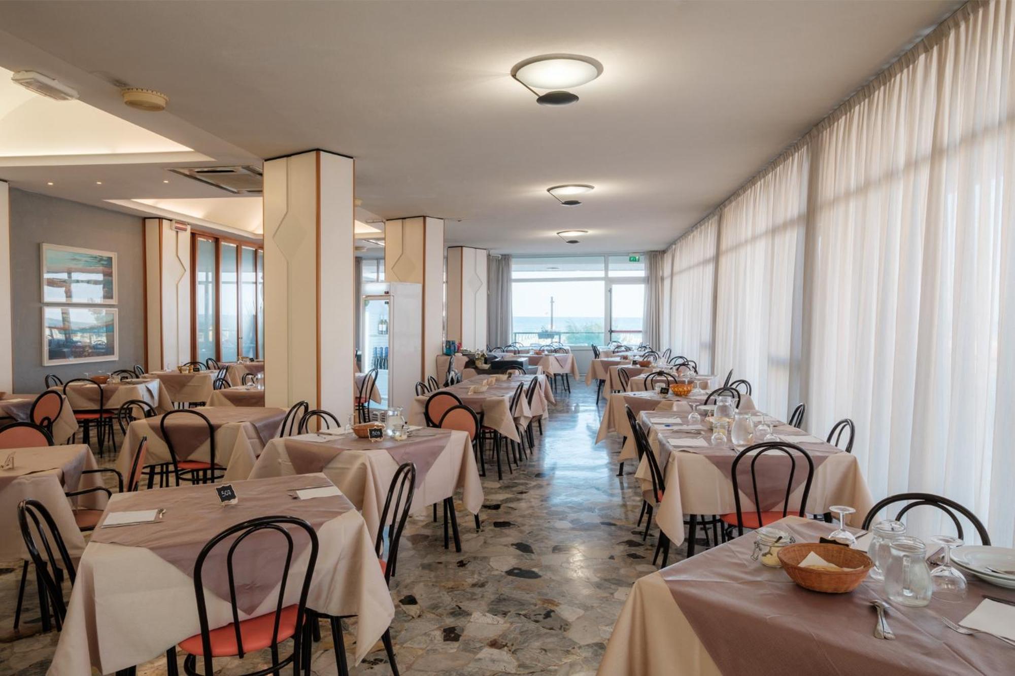 Hotel Crown Rimini Eksteriør billede