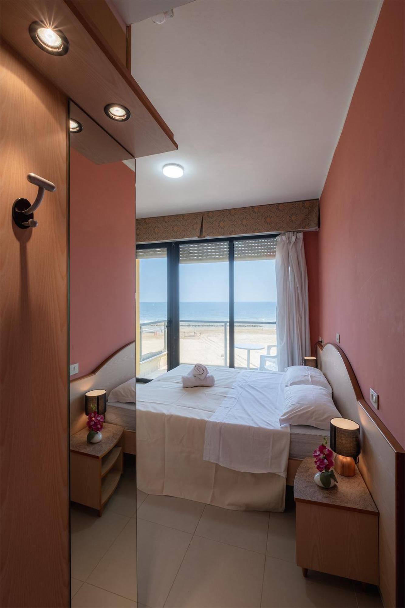 Hotel Crown Rimini Eksteriør billede