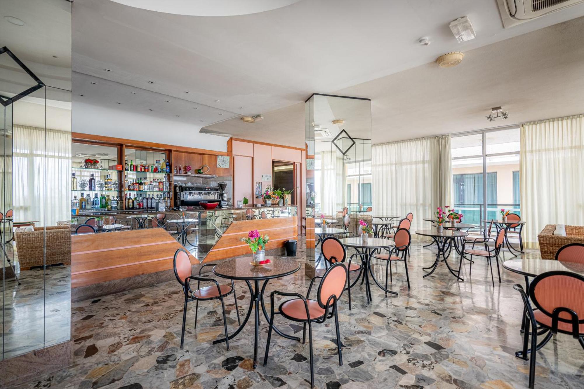 Hotel Crown Rimini Eksteriør billede