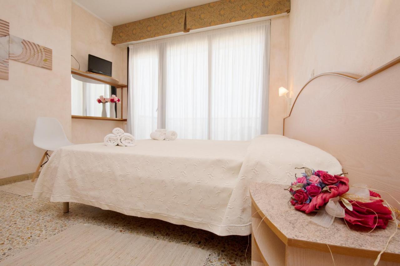 Hotel Crown Rimini Eksteriør billede